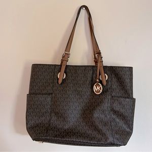 Lightly used Michael Kors tote purse